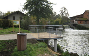 Le ponton de la fosse du moulin bientôt baptisé...