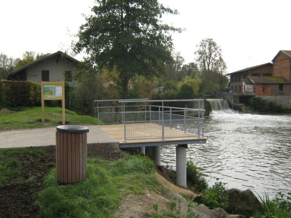 Le ponton de la fosse du moulin bientôt baptisé...