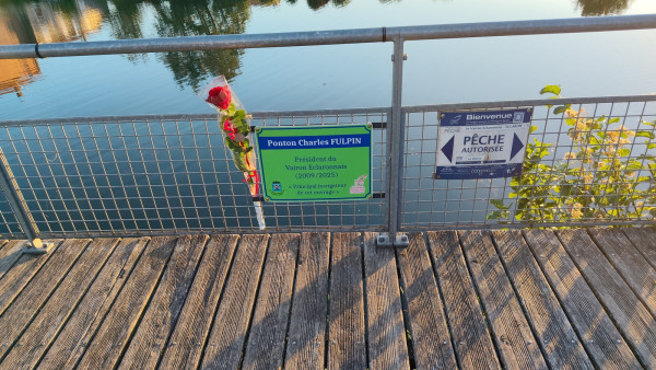 Le ponton PMR de la fosse du moulin est nommé ponton Charles Fulpin
