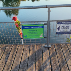 Le ponton PMR de la fosse du moulin est nommé ponton Charles Fulpin